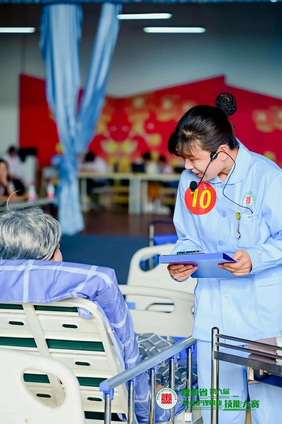 頤悅養(yǎng)老公司的李露露，你是好樣的！