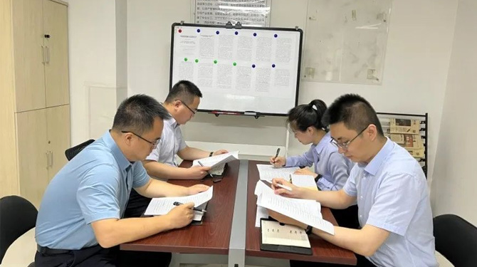 扶貧基金黨支部、第八黨支部、第四黨支部開展主題活動(dòng)