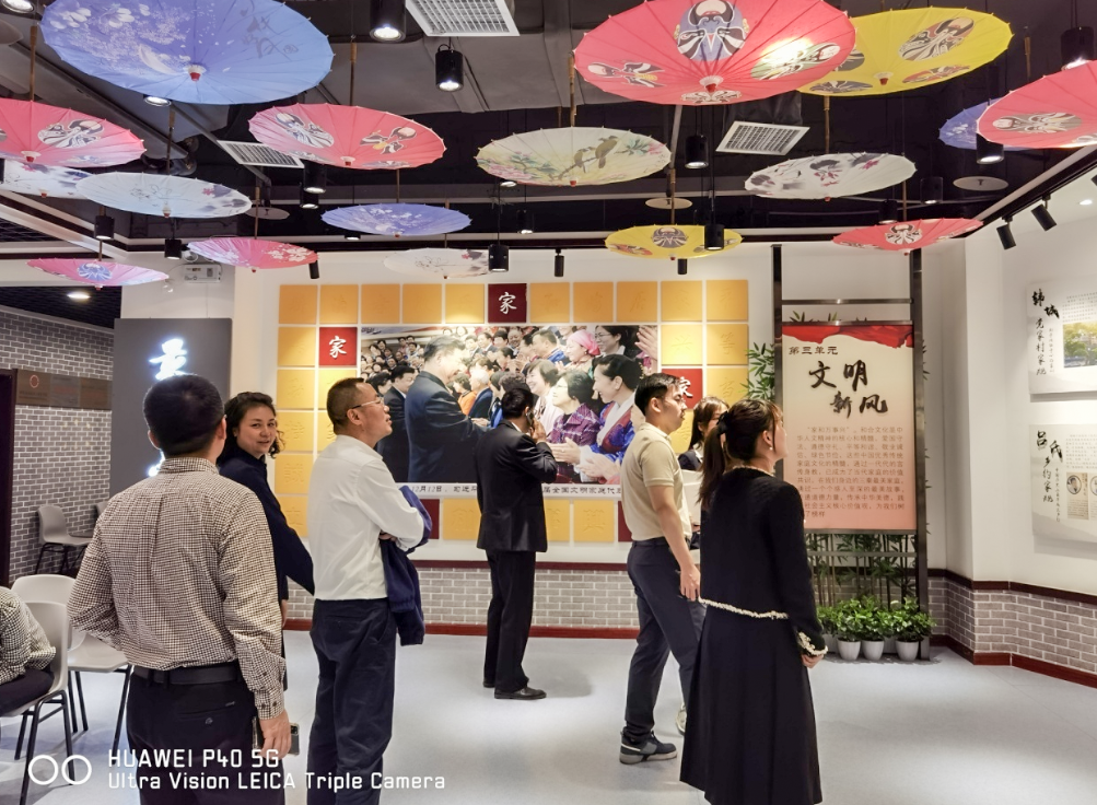 公司固定收益部黨支部、投行業(yè)務(wù)部黨支部、綜合事務(wù)部與金融（產(chǎn)業(yè)）基地保障黨支部開展聯(lián)合黨日活動